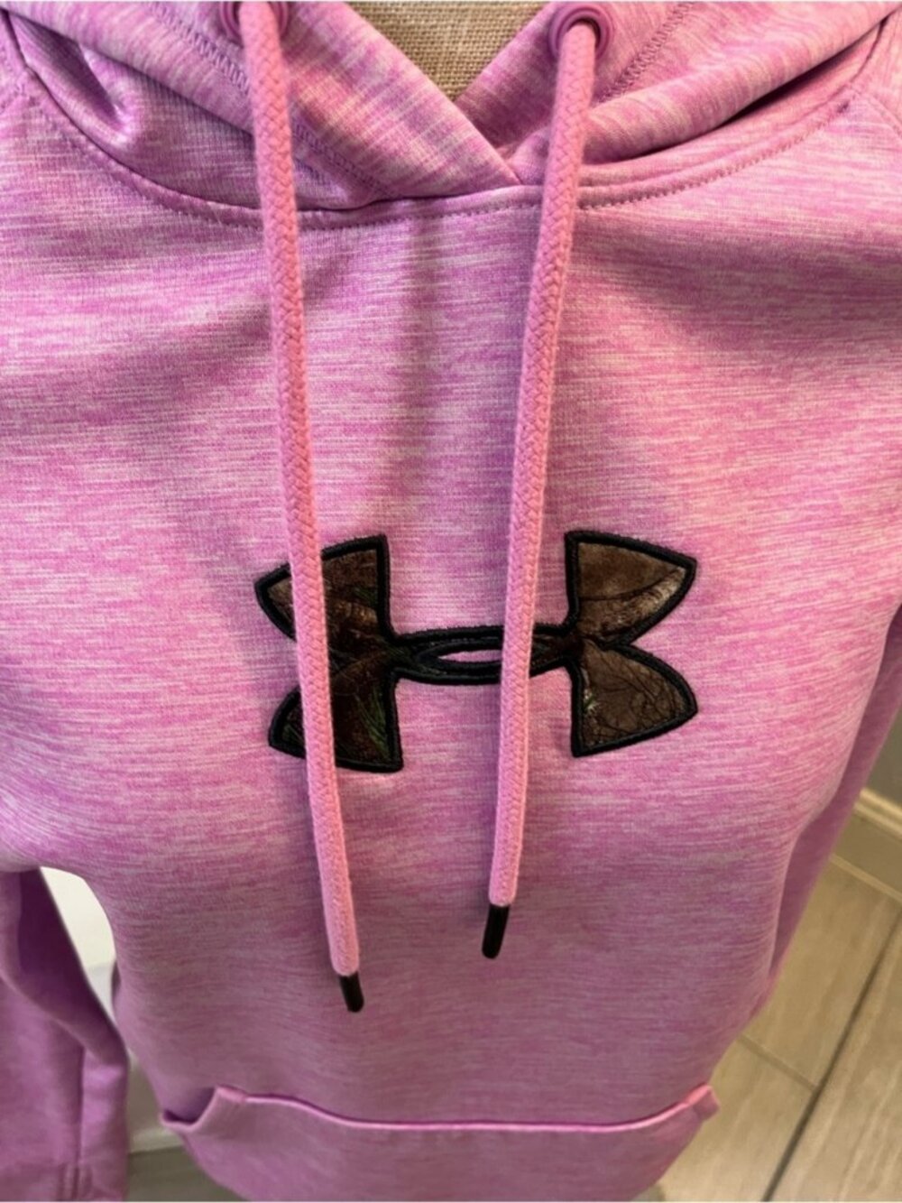 Women's Small Pink and Black Hooded Under Armour Sweatshirt Good Condition - Picture 4 of 6